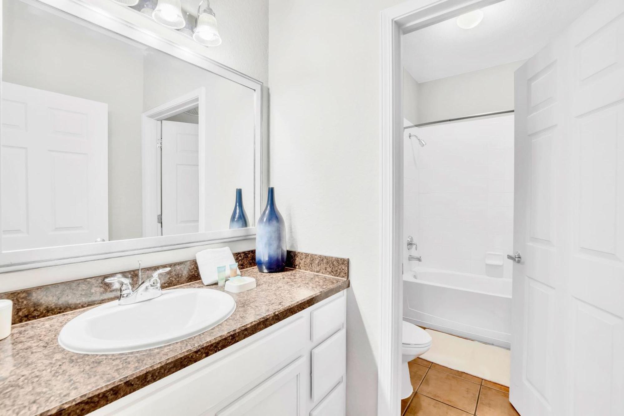 Near - 3br - Pool Ht And Games *